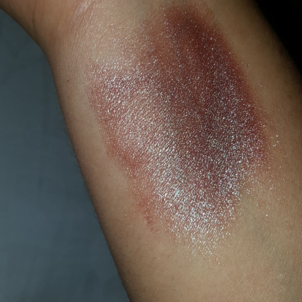 Eyeshadow - Picture 4 of 4